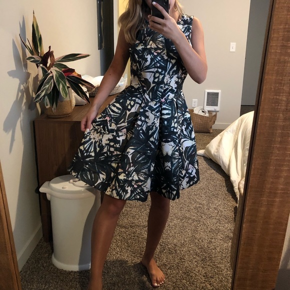 H&M Dresses & Skirts - Tropical leaf summer dress